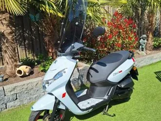 mooie peugeot kisbee rs met windscherm — scooters | peugeot — marktplaats