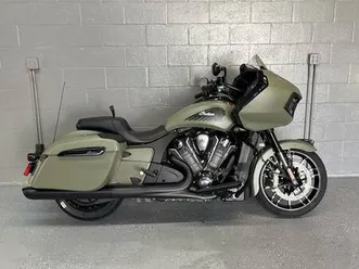 2025 indian challenger® dark horse® 112 w/powerband audio moss