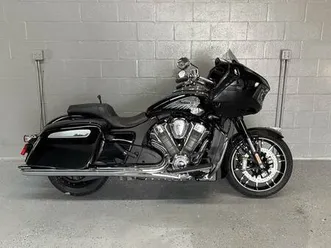 2025 indian challenger® limited black metallic