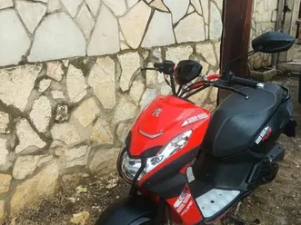 scooter peugeot street zone