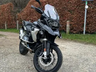 ② bmw r 1250 gs triple black
