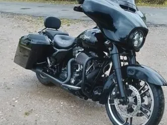 street glide 1690 abs