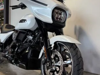 harley-davidson touring street glide 1923 2025 1923 cm3 | moto routière | 300 km | blanc | 67640 fegersheim