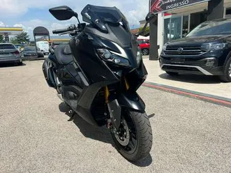 yamaha tmax 560 nero