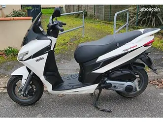 scooter aprilia sxr 50