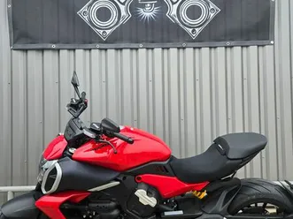 ducati diavel v4 – 03/2023 – 162 km – état neuf