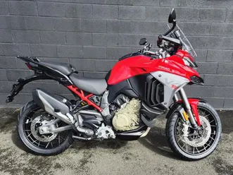 ducati multistrada v4 adventure travel & radar v4s