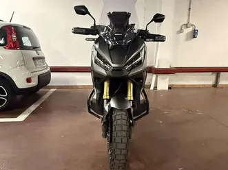 honda x-adv urban adventurer argento