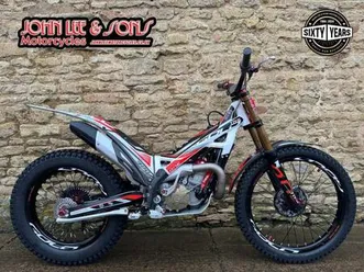 trs one-rr 300 cc gold edition, 2023 model, road registered, fantastic condition