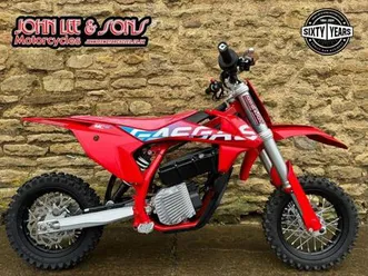 gas gas mc-e 3 electric kids motocross bike, new 2024 model, charger included
