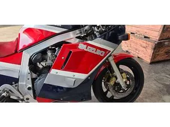 suzuki gsx-r 1100 rosso