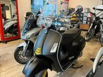 piaggio vespa 300 gts super tech