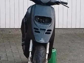 verkaufe meine piaggio tph 200€ wer morgen kommt