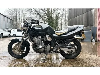 1996 suzuki bandit 600 mk1 low miles nice extras. swap px a vendre