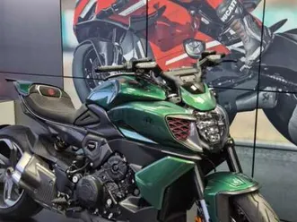 ducati diavel v4 bentley verde
