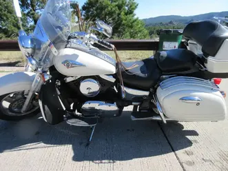 selling rare colored 2002 vulcan nomad, pearl-white with truck.