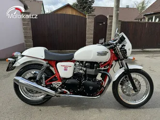 triumph thruxton 900