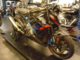 bmw m 1000 r competition 1.hand scheckheft rutscher