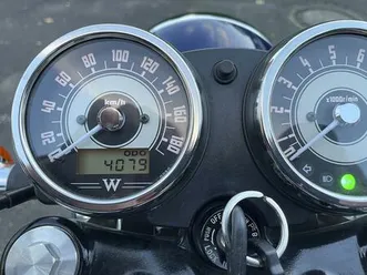 kawasaki w800, ez.: 01-2015, reichhaltiges zubehör, vk.: 6500 €