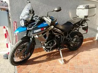 triumph tiger 800 xcx azzurra