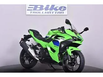 kawasaki ninja 500 se finns i butik hos bike trollhättan (-) - bytbil.com ◊