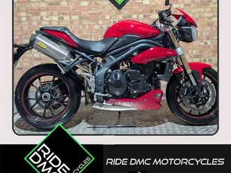 triumph speed triple 1050 2015. serviced. arrows. h grips. 2 owners. 18k. vgc 2 owners from new 1050 cc
