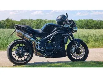 triumph-speed-triple-1050