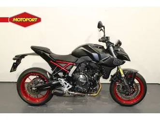 suzuki gsx 8s 35 kw zwart