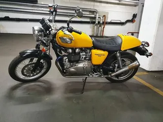 triumph thruxton 900