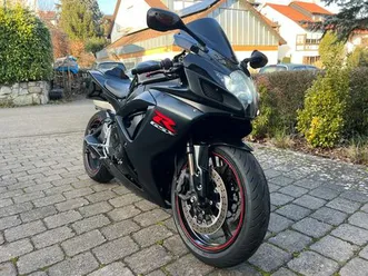 suzuki gsxr k7 750