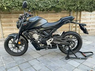 ② honda cb125r **2/2024**1600km**black edition**