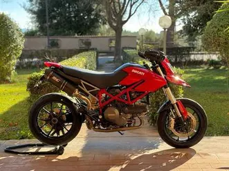 ducati hypermotard 796 rosso