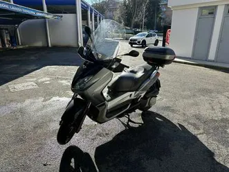 yamaha x-max 250 grigio