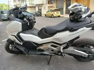 honda forza 750 bianco