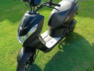 peugeot streetzone 50 ccm roller