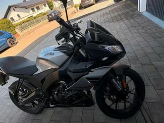 aprilia tuono 125