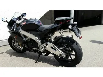 aprilia rsv4 1000