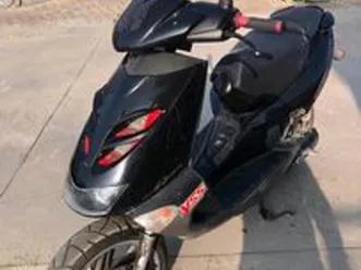 scooter aprilia sr 50