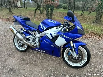 yamaha r1