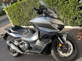 scooter honda forza 750