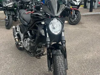 suzuki 650 gladius noir a2