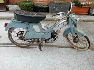 mobylette av 88 bleue