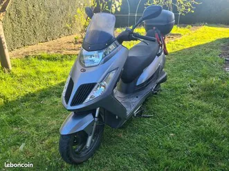 scooter kymco 125 – année 2010 – carte grise ok