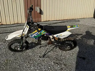 vends moto 125 ycf