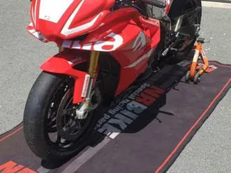 aprilia rsv4 2021