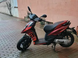 scooter aprilia