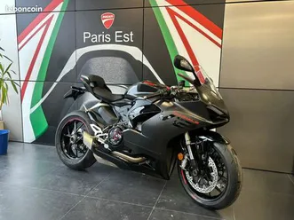 ducati panigale v2 dark