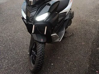aprilia sr gt 125