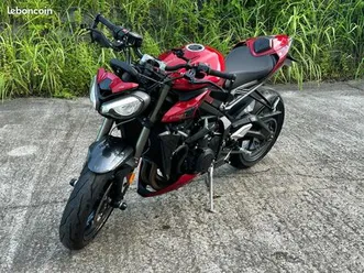 triumph street triple rs 765 carnival red