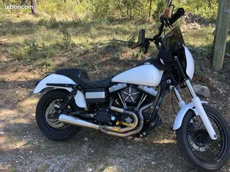 street bob club style – look agressif, gros son harley ◊